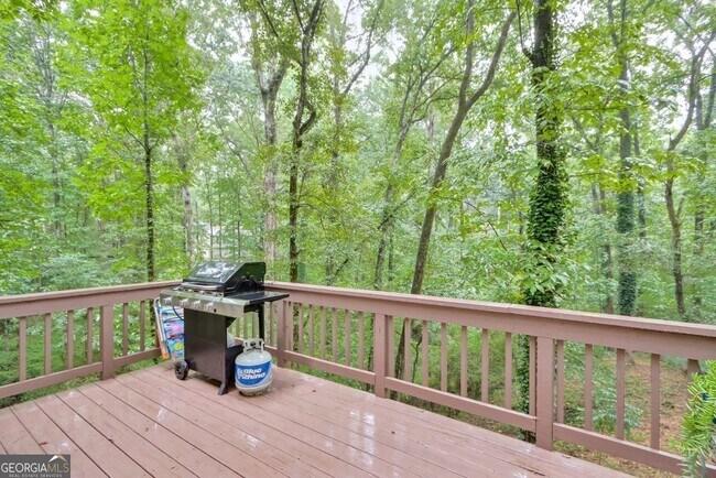 Building Photo - 428 Riverlake Ct