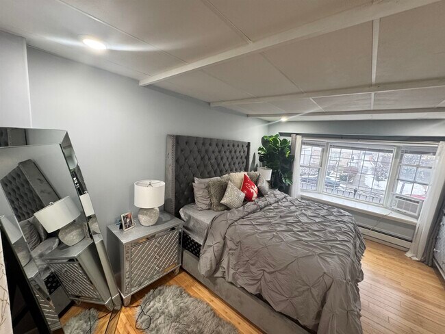 Building Photo - 460 Ave E