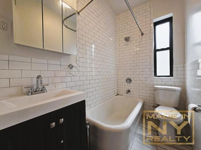 Building Photo - 1 bedroom in ASTORIA NY 11103