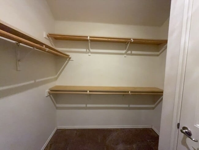 Building Photo - 2333 Cedarwood Dr