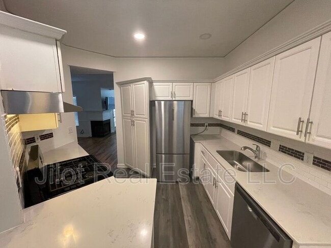 Building Photo - 61 Fulton St SE