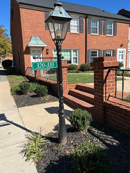 Building Photo - 321 Hanover Arms Ct