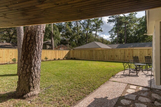 Building Photo - 726 Thistlewood Dr