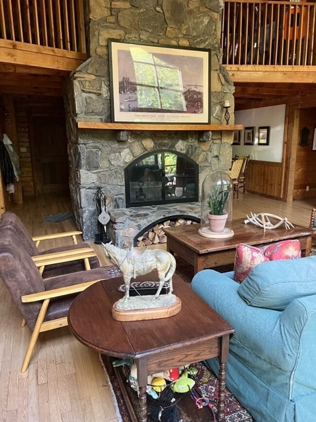 Building Photo - Best Kept Secret in Asheville