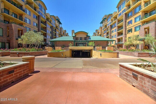 Building Photo - 2302 N Central Ave