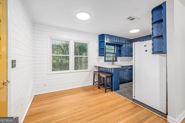 Building Photo - 4041 Fincher Dr