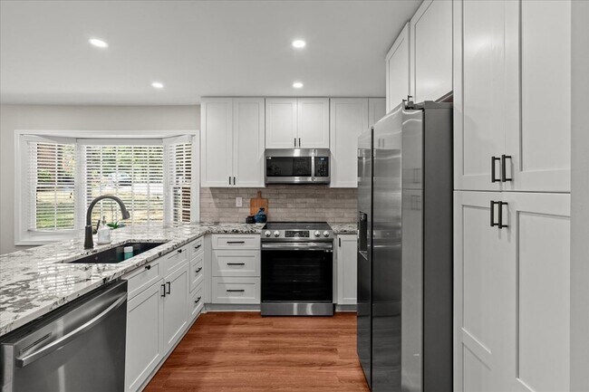 Building Photo - 541 N White St