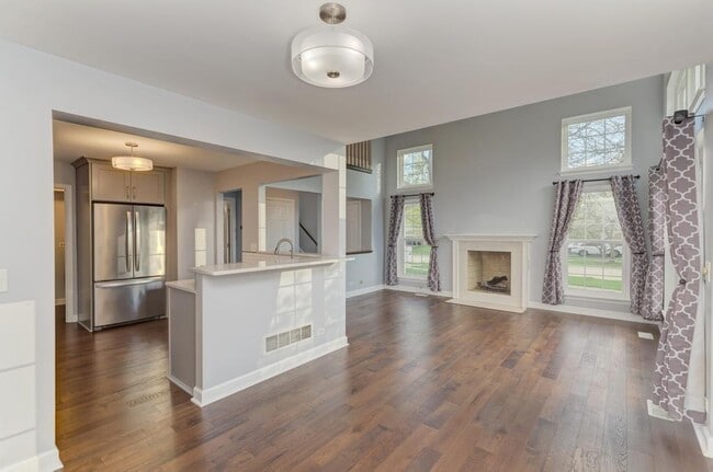 Building Photo - 2222 Seaver Ln