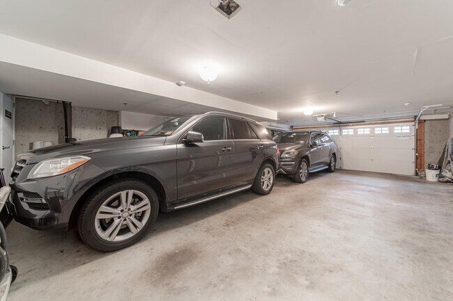 Building Photo - 11 Washington Pl