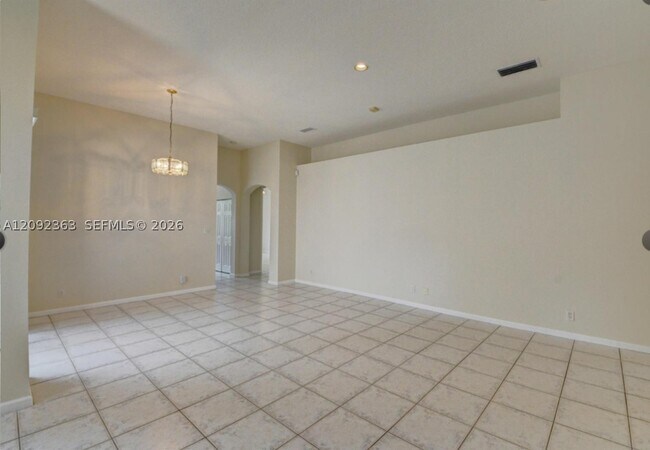 Building Photo - 8291 Hampton Wood Dr