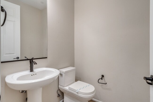 Building Photo - Amazing 4BR 2.5BA Home w/ 3-Car Tandem Garage • Pool Access • Yard w/ Fire Pit in Saguaro Trails