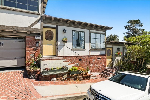 Building Photo - 1290 N Coast Hwy