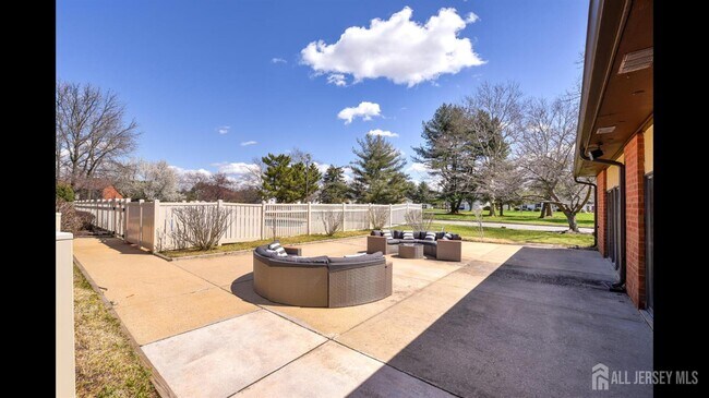 Building Photo - 356 Ridge Rd