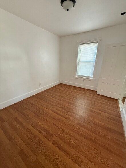 Bedroom 1 - 117 Earle St