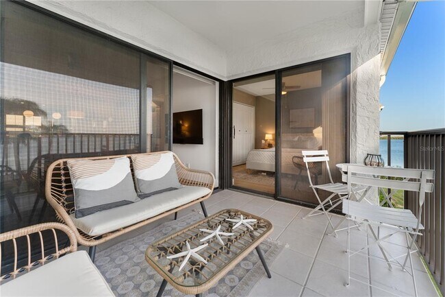 Building Photo - 6287 Bahia Del Mar Cir N