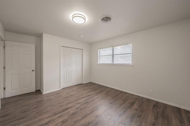 Building Photo - 2021 Glen Haven Dr