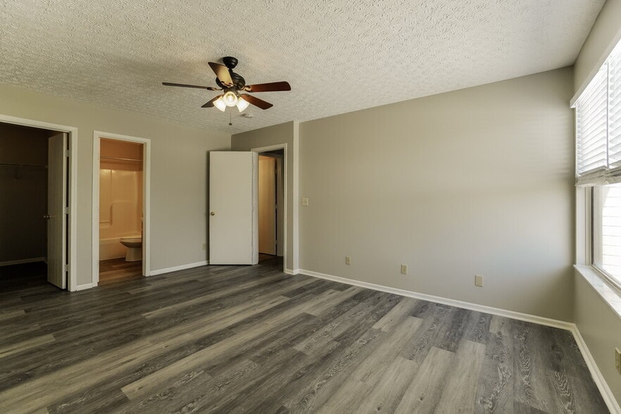 Building Photo - 2719 Raphael Dr