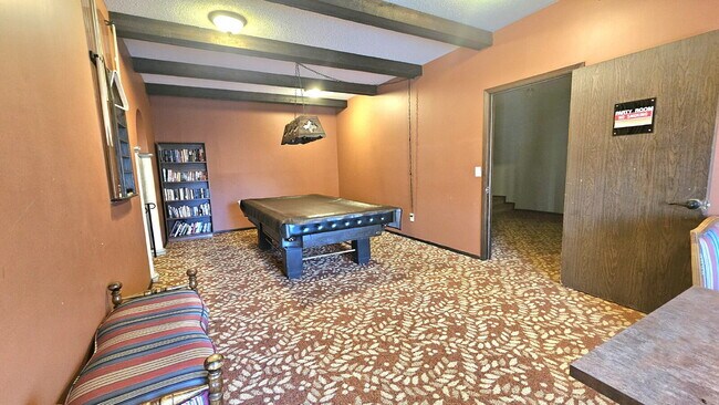 Building Photo - "Chic Urban Living: Cozy 1-Bedroom Condo in Prime Minneapolis Location!"