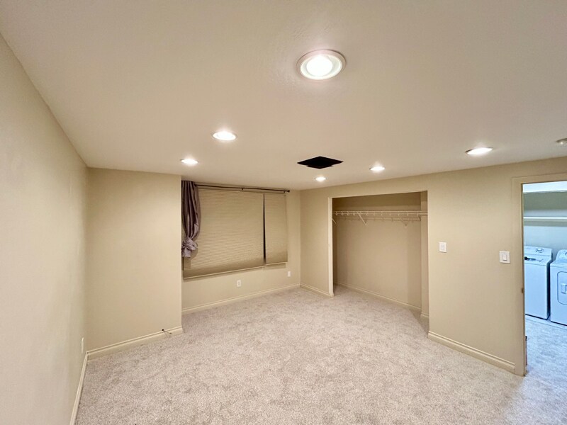 Building Photo - 1705 Alder Dr