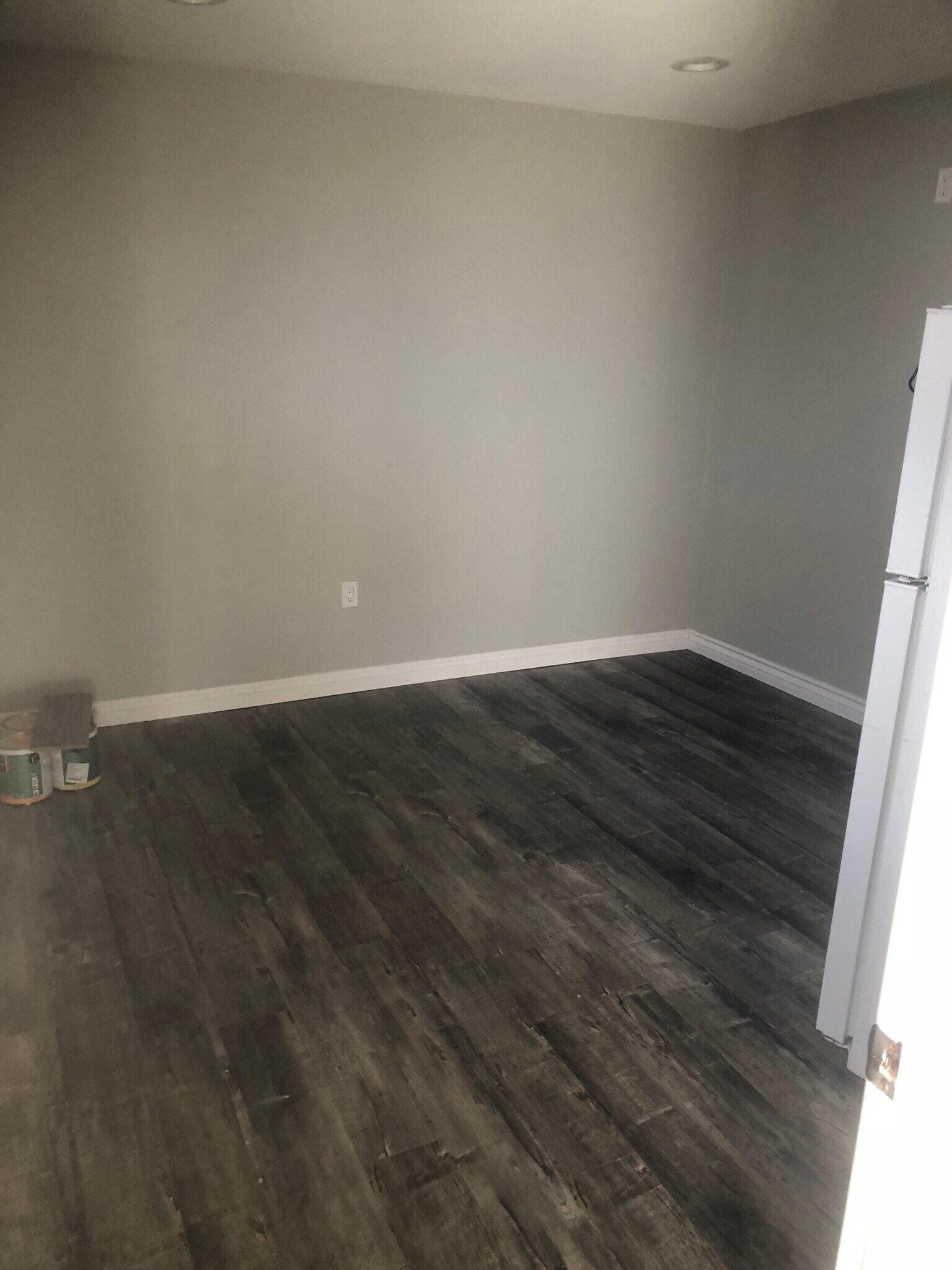 Building Photo - 18941 Vose St