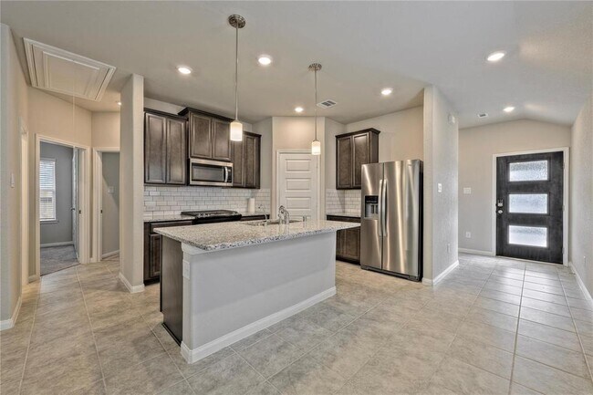 Building Photo - 17502 Rosette Grass Dr