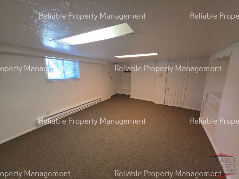 Building Photo - 561 N Water Ave