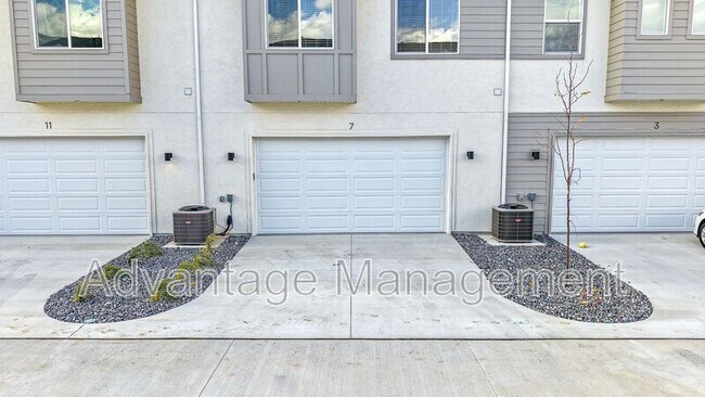 Building Photo - 7 S Moonlit Rd