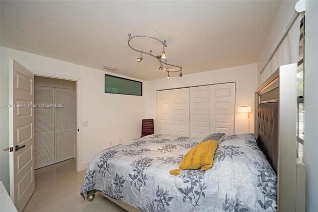 Building Photo - 9318 NW 50th Doral Cir S