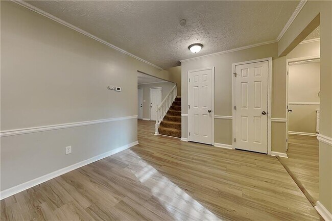 Building Photo - 2075 Pinella Dr