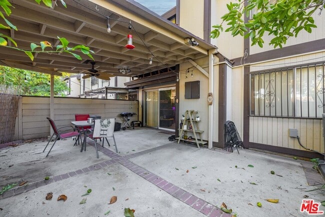 Building Photo - 8505 Burnet Ave