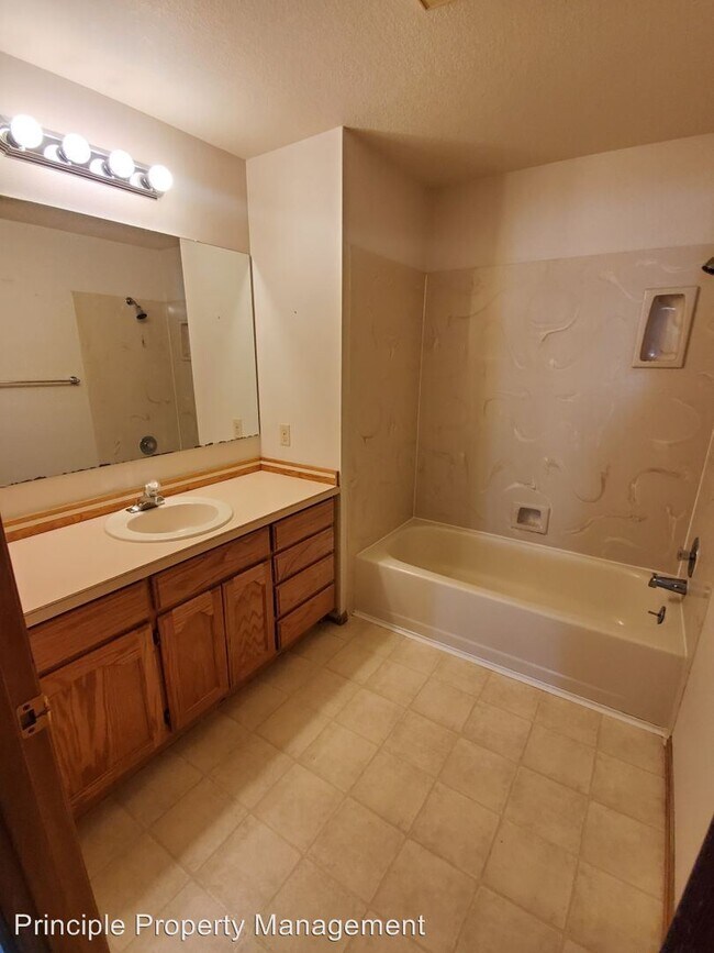 Building Photo - 3 br, 2.5 bath House - 3384 Honeywood Street