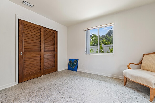 Building Photo - 440 Jupiter Ln