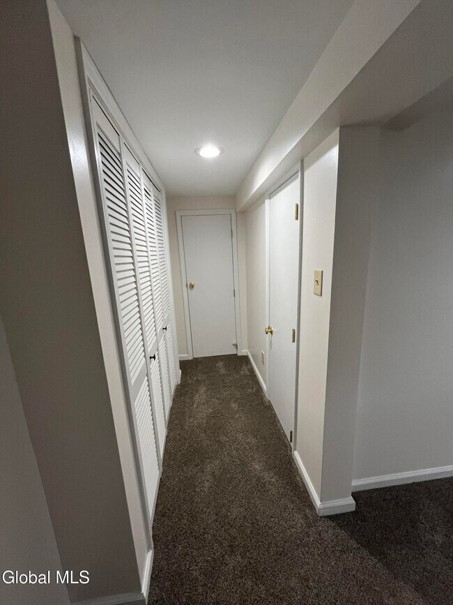 Building Photo - 36 Glenville St