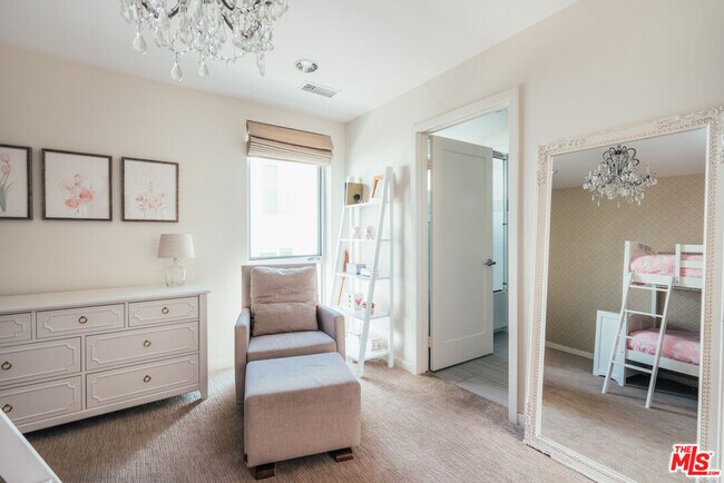 Building Photo - 310 Washington Blvd