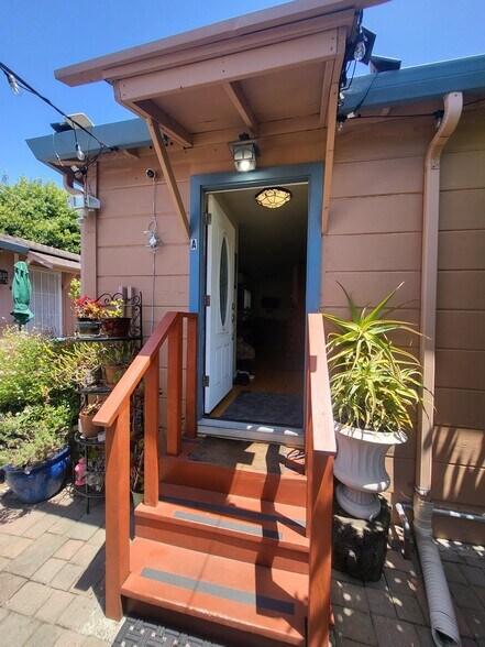 Building Photo - 3023 Ellis St