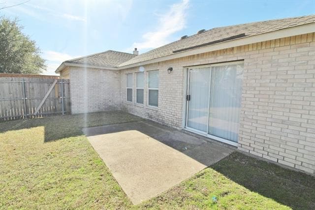 Building Photo - 300 Rosewood Ln