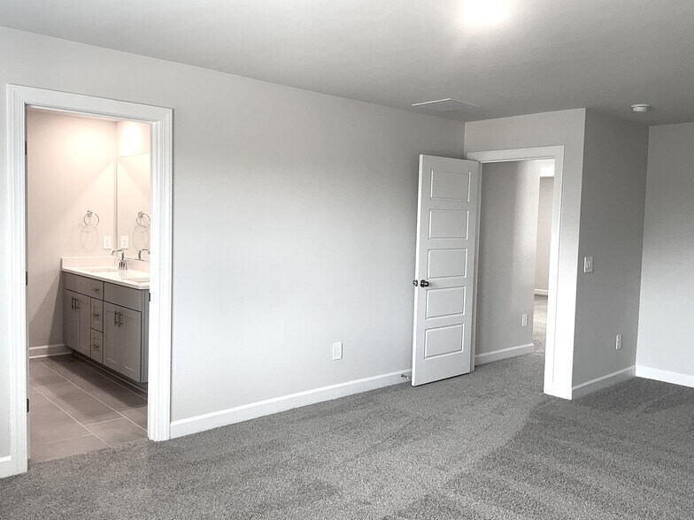 Building Photo - 1088 Appalachian Dr