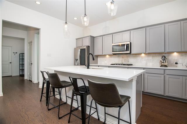 Building Photo - 2408 Elm Pl