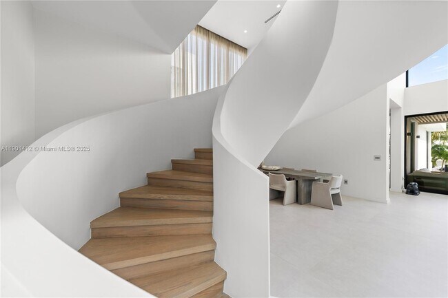 Building Photo - 773 NE 77th Terrace