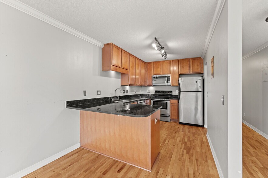 Building Photo - 3150 Excelsior Blvd