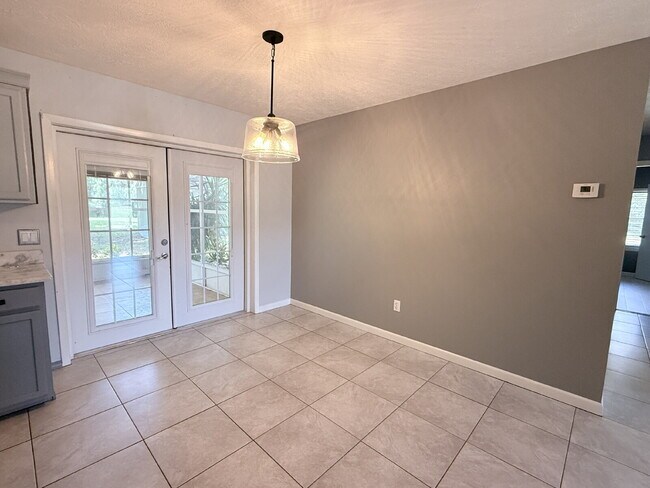Building Photo - 2 Bedroom & 2Bathroom in Spring Lake