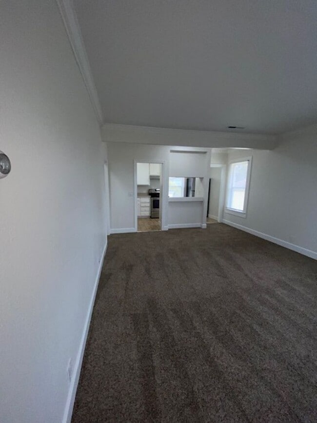 Building Photo - Laine Hill Condominiums
