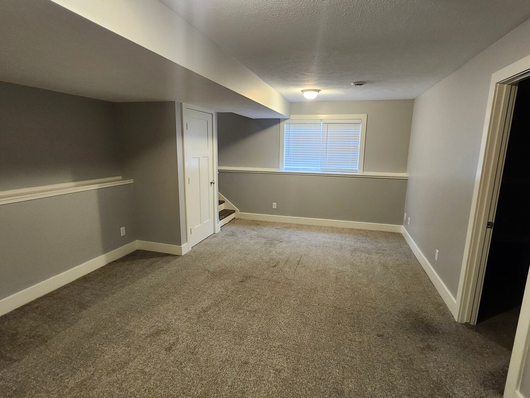 Building Photo - 798 Weatherwood Dr SE