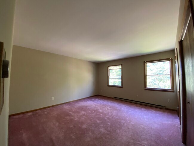 bedroom - 1518 Howell Rd