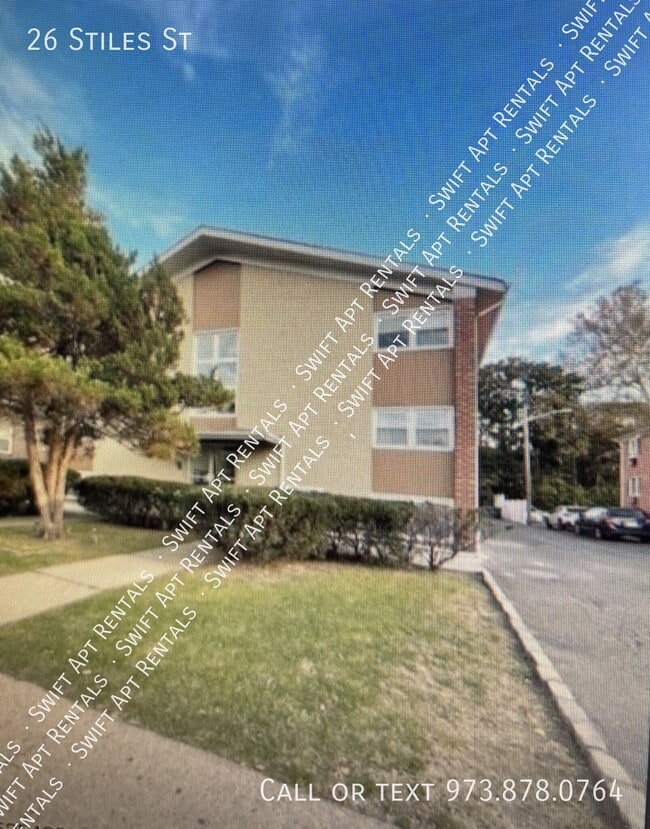 Building Photo - 26 Stiles St