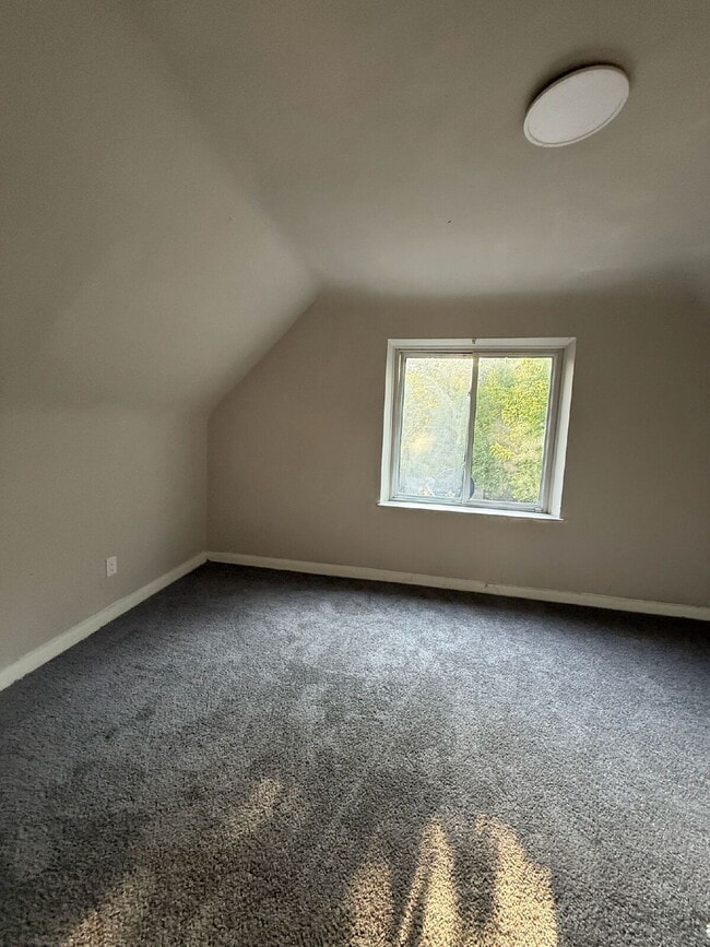 Building Photo - 3-Bedroom Gem on Marseilles Street with Sp...