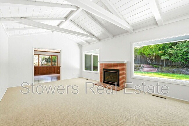 Building Photo - 10 Corte Del Rey