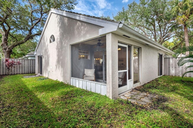 Building Photo - 15 Admirals Ct