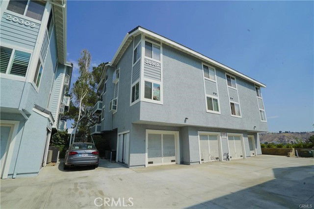 Building Photo - 20307 Rue Crevier