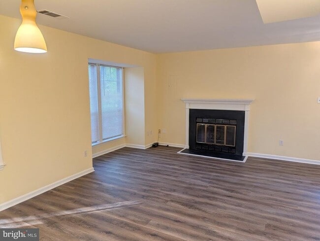 Building Photo - 14449 Gringsby Ct